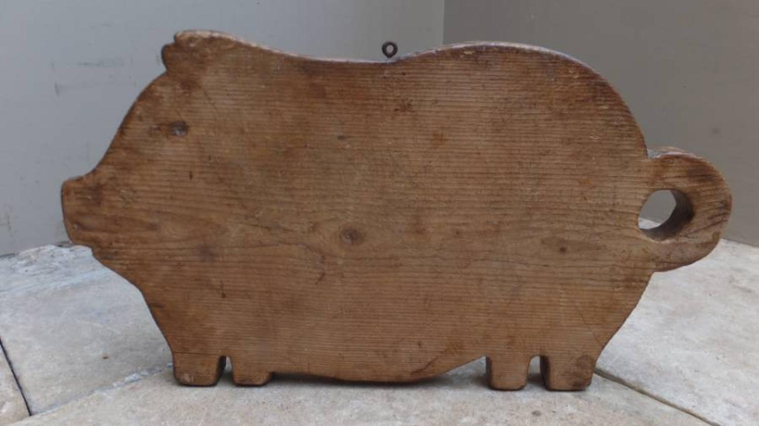 Early 20th Century Pine Pig Chopping Board