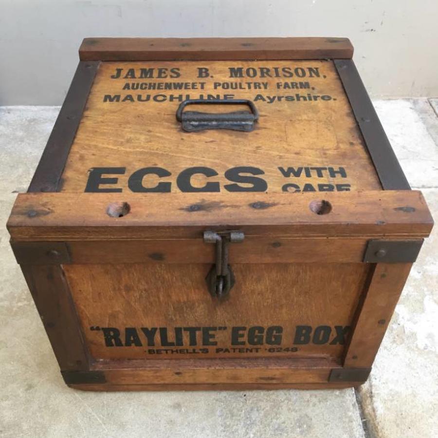 Superb Condition 1930s Raylite Travelling Egg Box