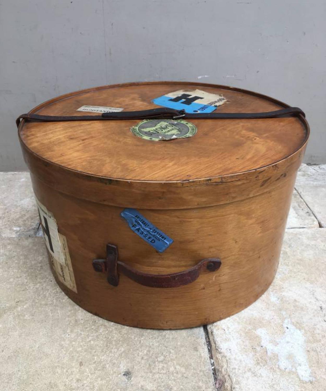 Superb Condition Early 20th Century Travelling Hat Box