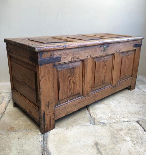 Excellent Condition Mid 18thC Georgian Pine Panelled Coffer c.1750