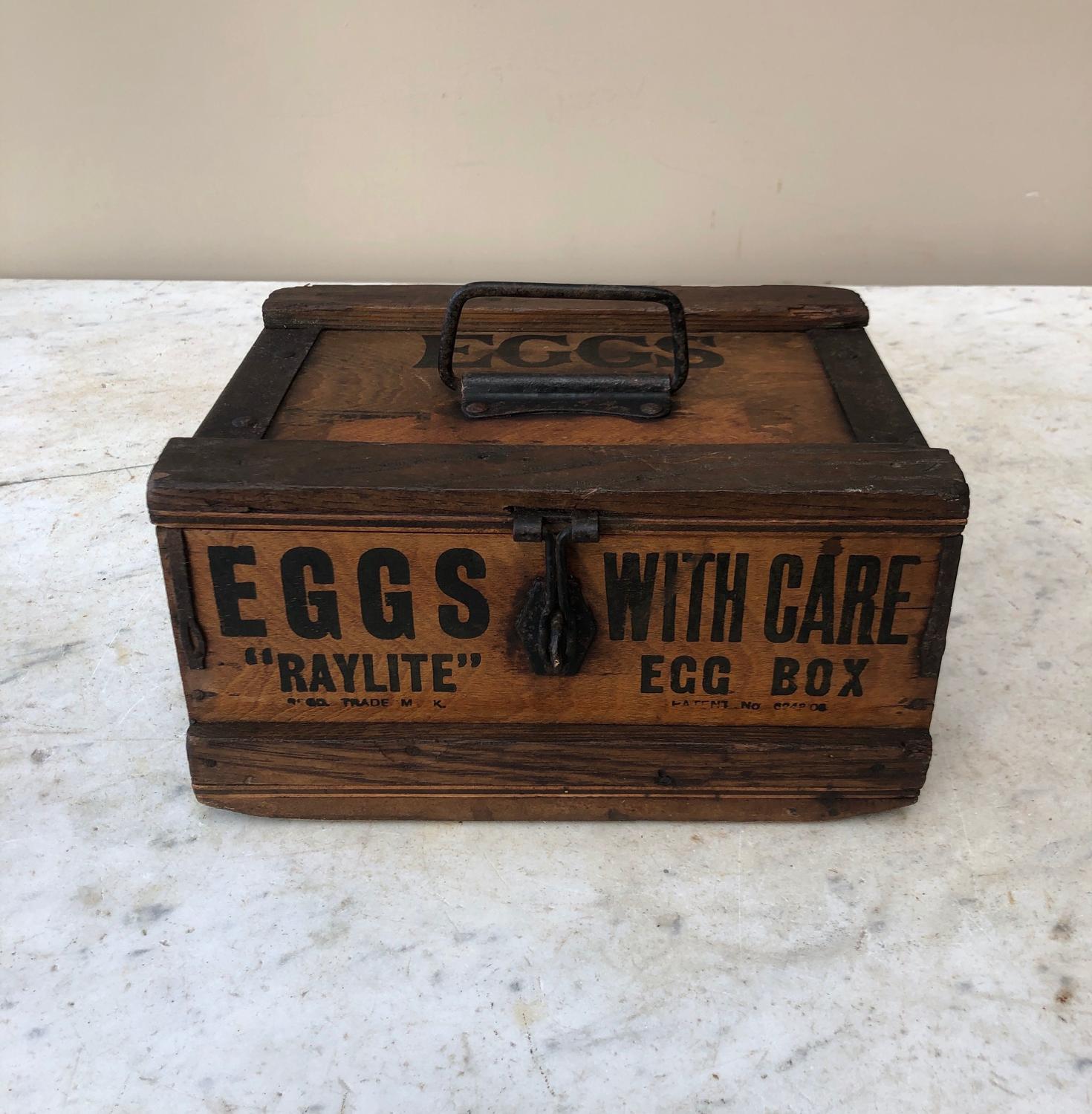 1920s Raylite Travelling Egg Box - Small One Dozen Size -