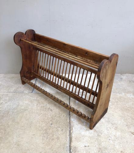 Edwardian Pine Single Tier Plate Rack - Larger than Average