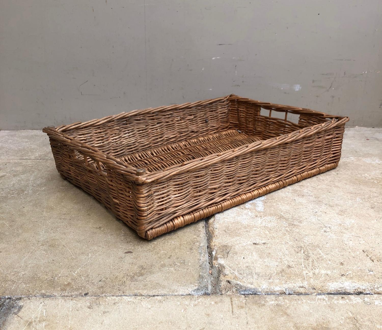 Antique Bakers Basket with Side Carrying Handles in Lovely Condition.