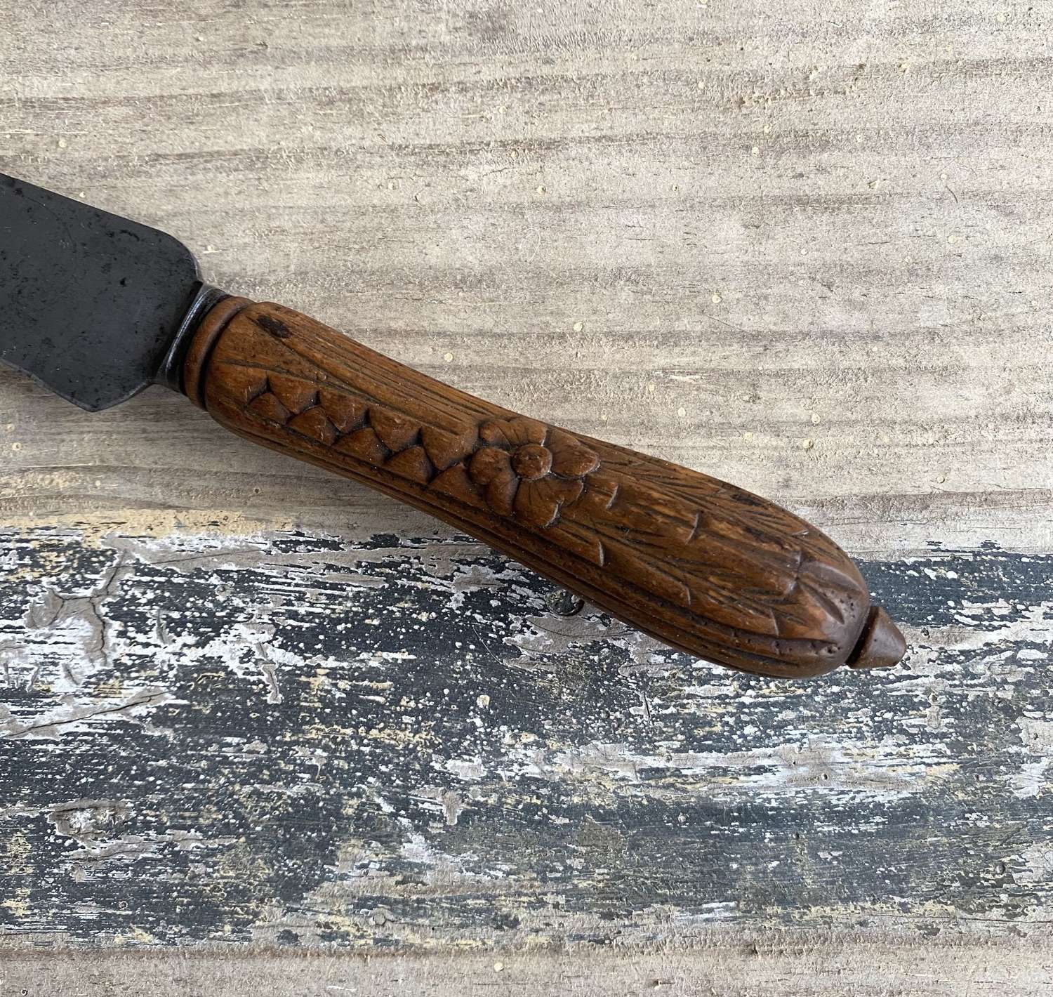 Late Victorian Carved Bread Knife with Steel Blade