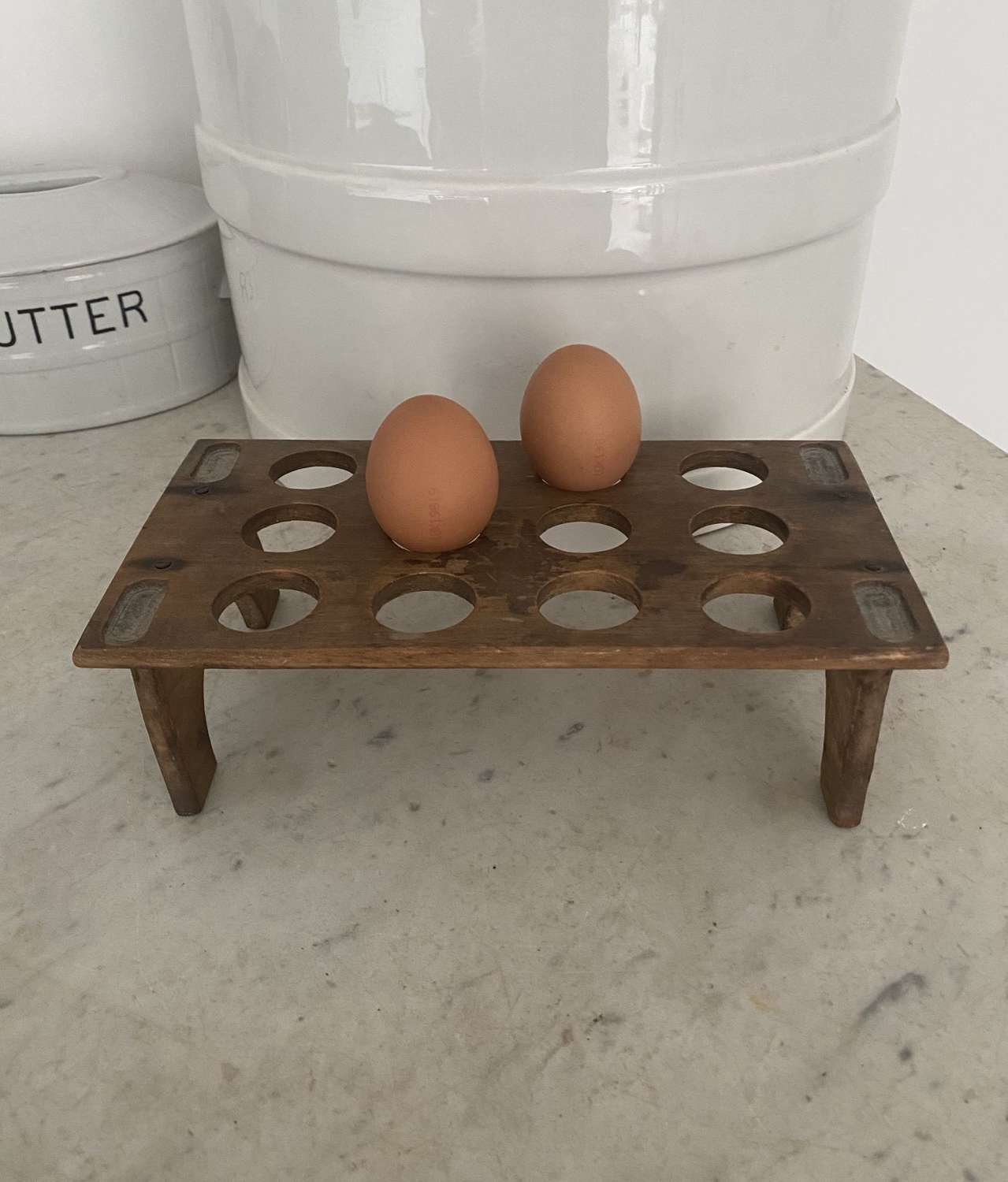Edwardian Treen Single Tier Egg Rack for One Dozen Eggs