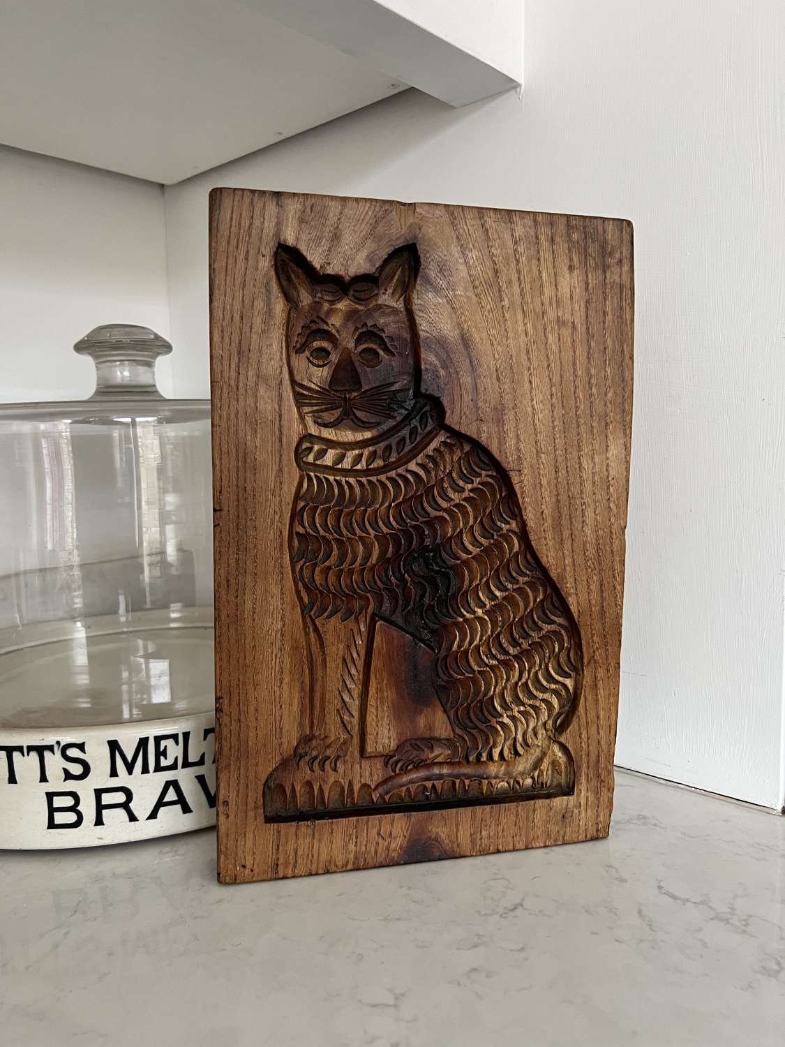 Late Victorian Large Carved Elm Cat Gingerbread Mould
