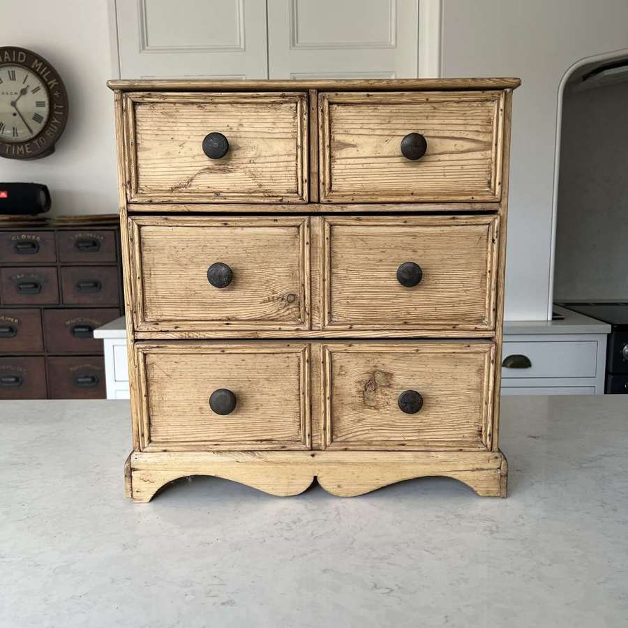 Wonderful Victorian Pine Chest of Four Drawers on Shaped Plinth Base