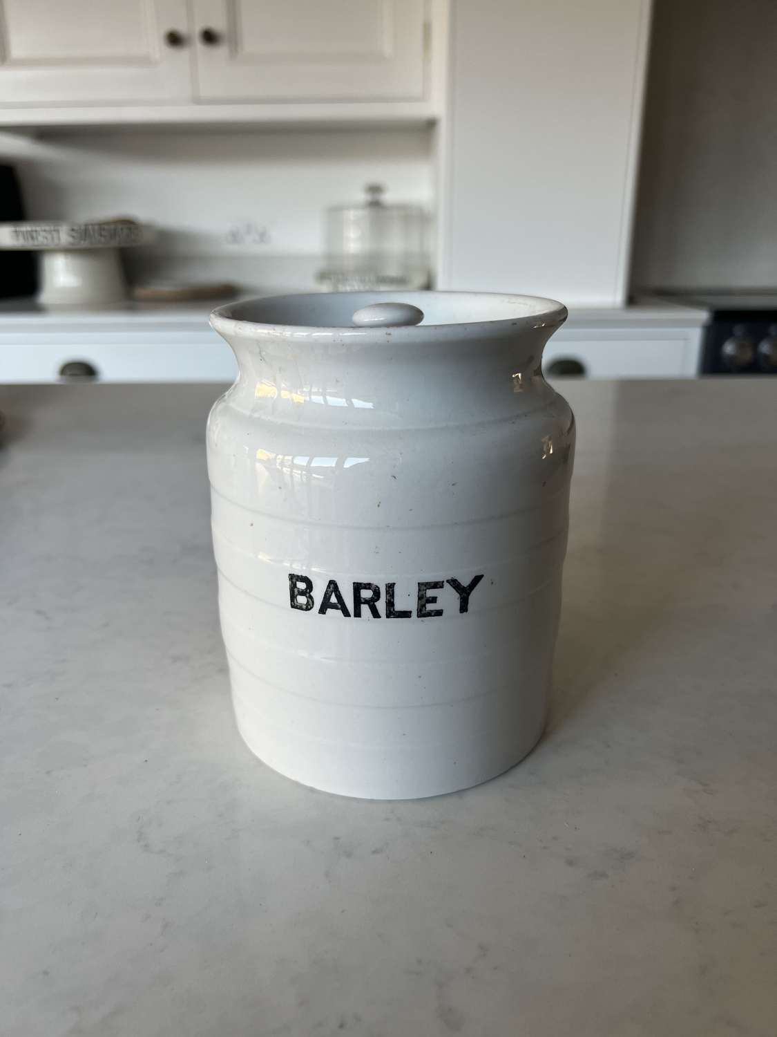 Early 20th Century White Banded Kitchen Jar with Orig Lid - Barley