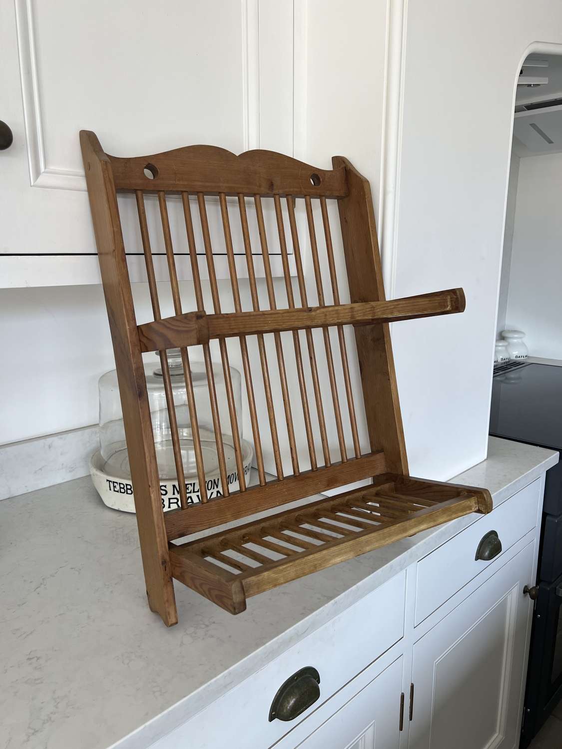 1940/50s Pine Wall Hung Plate Rack in Excellent Condition