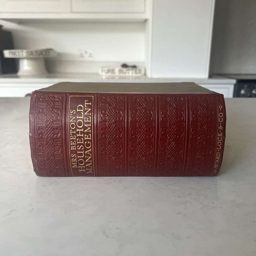 Early 20th Century Mrs Beetons Household Management Book