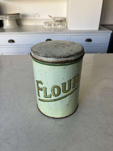 Early 20th Century Flour Tin. Gilded Lettering.