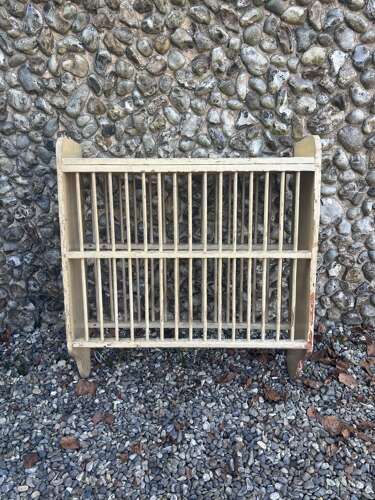 Georgian Large Scale Painted Pine Plate Rack - 32 Plates