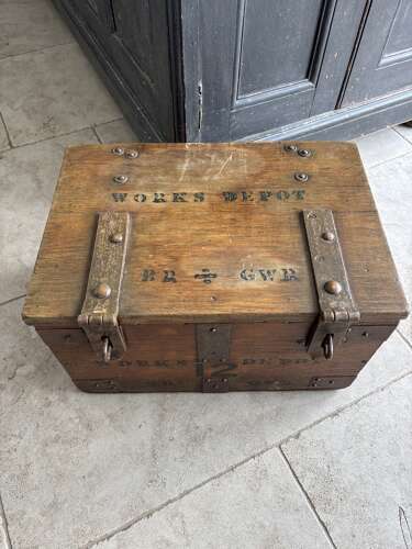 Early 20thC Solid Oak British Railways GWR Works Depot Trunk. No 12