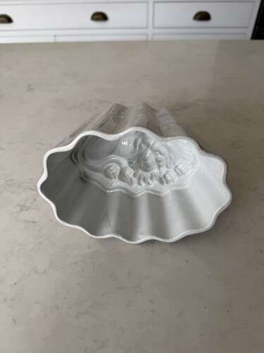 Late Victorian White Ironstone Rare Lion Jelly Mould