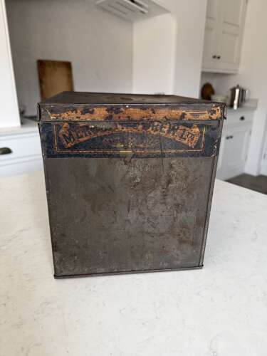 Early 20thC Grocer’s Shop Advertising Tin - Meredith & Drew Cream Crackers